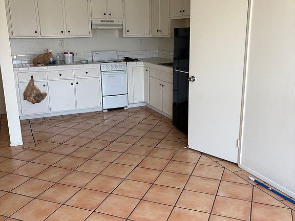 3rd image of 3949 33rd St APT 11