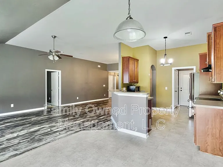 266 Mayfield Dr — Photo 17