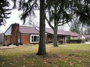 19200 Meadowbrook Rd, Northville, MI 48167