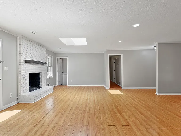 3304 Northbrook Dr — Photo 5