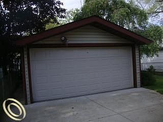 3rd image of 22518 Harper Lake Ave
