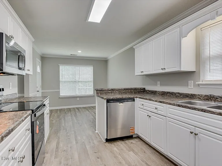 7604 Pleasantville Way — Photo 20