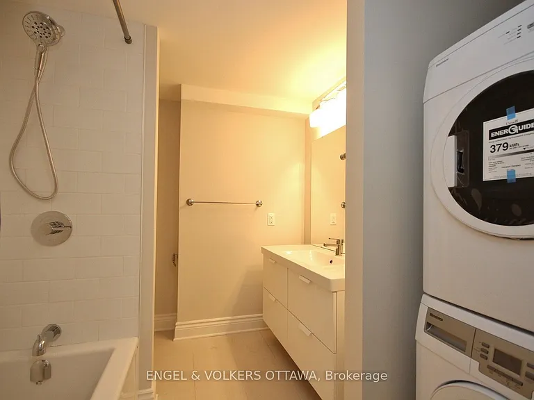 2073 Alton St #B — Photo 15