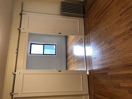 Rented by Metropolis International Realty Inc. | media 8