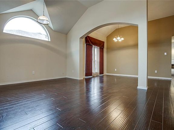 5th image of 1220 Jessica Ln