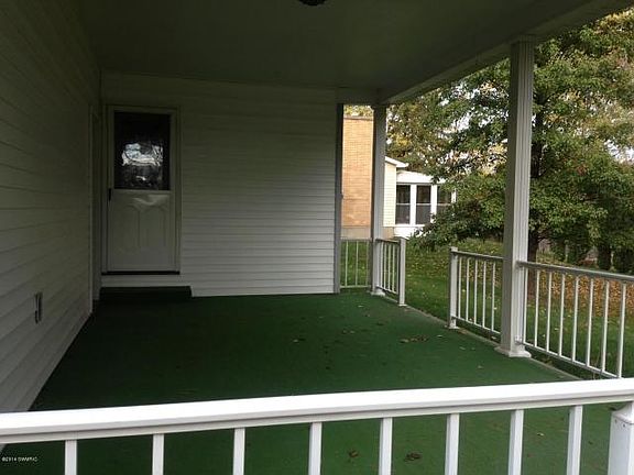4th image of 180 Lincolnwood Dr