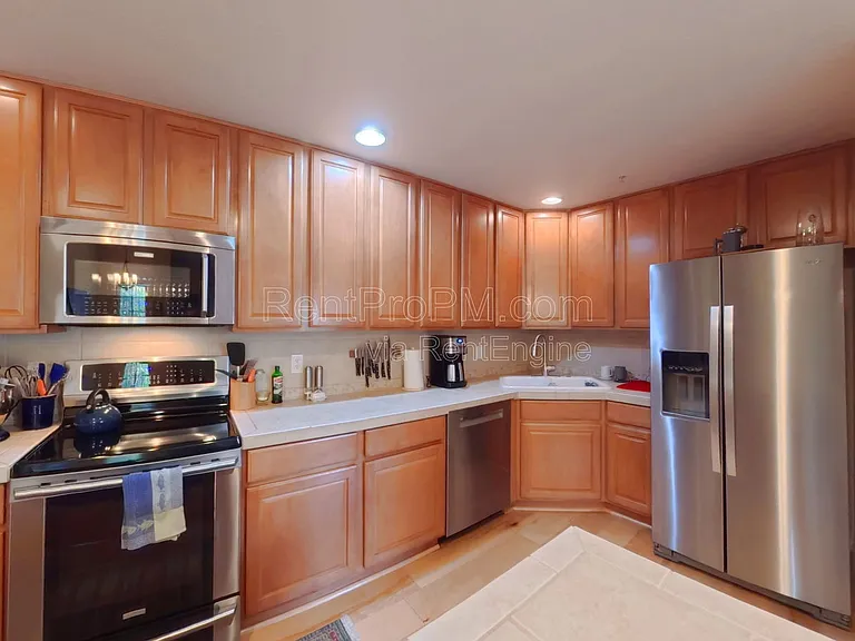 5002 Northern Lights Dr #I — Photo 3