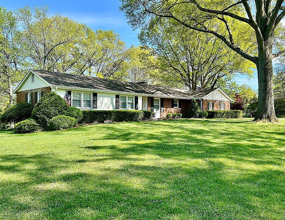 1st image of 10153 Springwood Dr