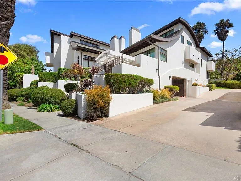 1733 Coast Blvd — Photo 3