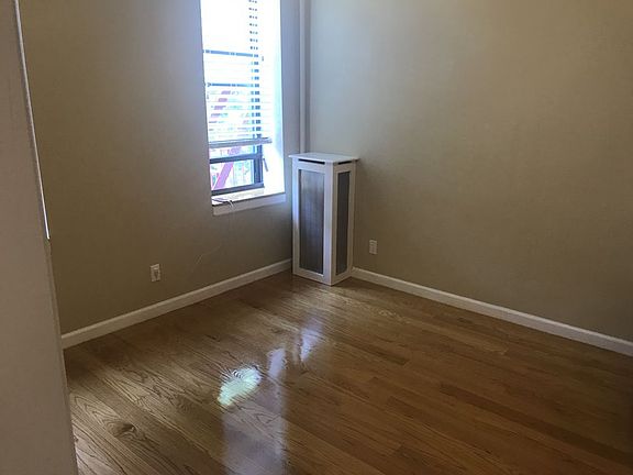5th image of 2444 28th St APT 3A