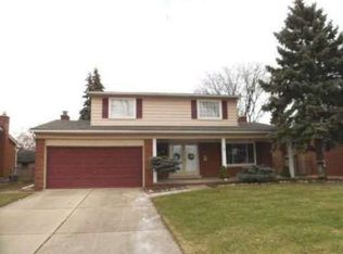 40394 Flagstaff Dr, Sterling Heights, MI 48313