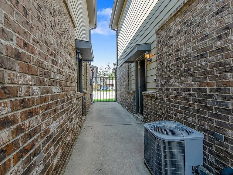 Tinsley Place — Photo 47