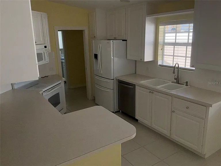 8004 Camminare Dr — Photo 13