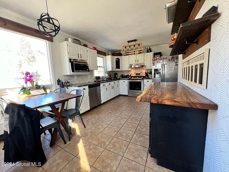 4th image of 83 Harrison Avenue