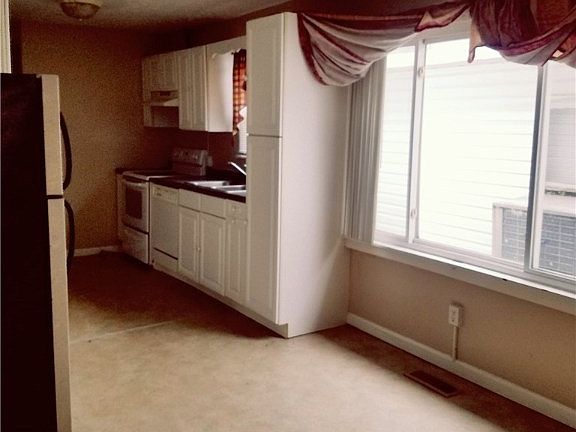 2nd image of 4908 Washington Ave SE