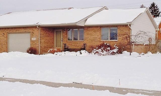 1st image of 504 Woodpointe Dr