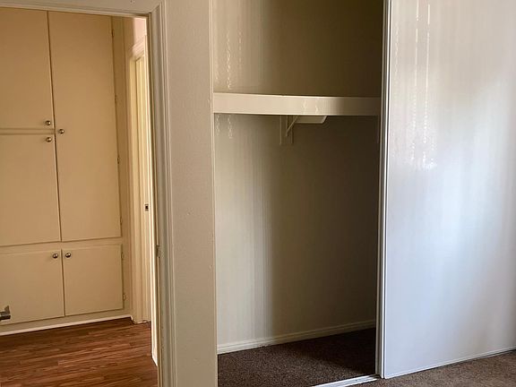 4th image of 622 W 21st St APT 10