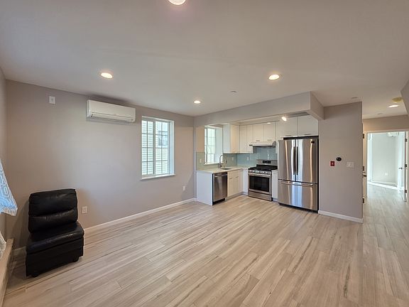 4th image of 8154 Bay 16 St #2B