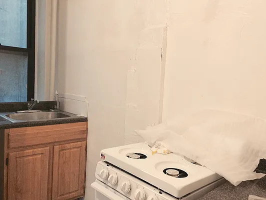 Rented by Warren T Real Estate Corp. | media 3