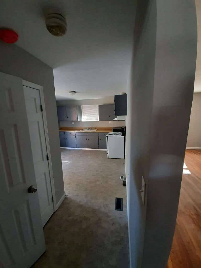 2 bed, 900 sqft, $1,100 — Photo 3
