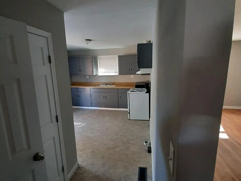 904 Aelise St — Photo 3