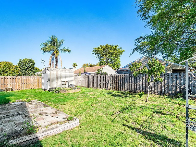 7883 Blackwood Ln — Photo 24