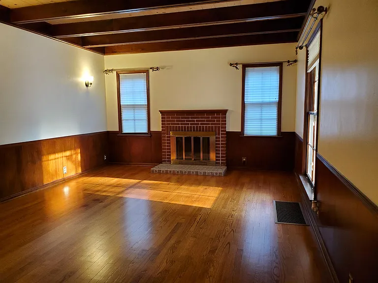 412 N Magnolia St — Photo 7