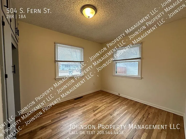 504 S Fern St — Photo 5