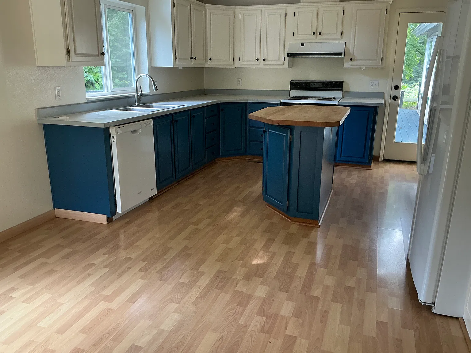 3 bed, 2750 sqft, $3,250 — Photo 3