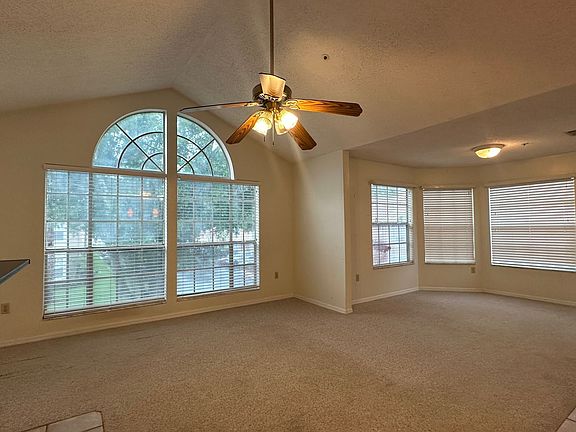 3rd image of 695 Youngstown Pkwy APT 292