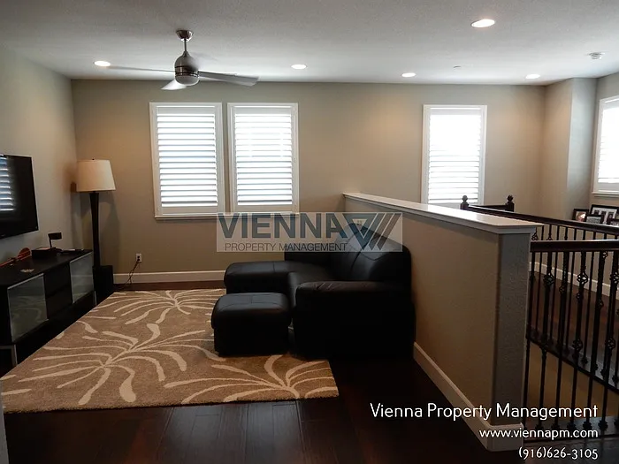 5635 Saratoga Cir — Photo 14