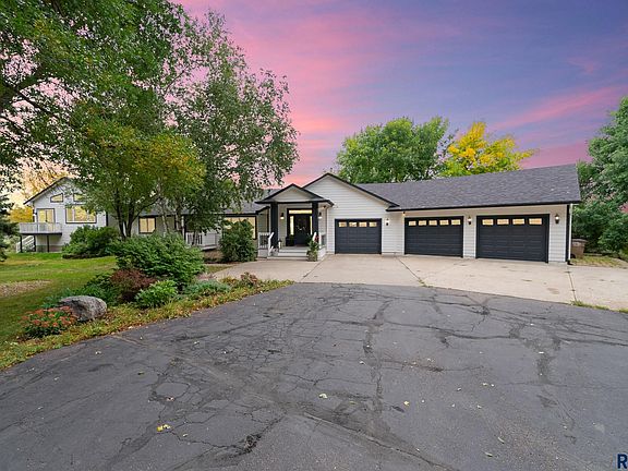 4th image of 47973 Wildflower Pl