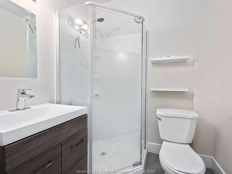1567 Cataraqui St #UPPER — Photo 6