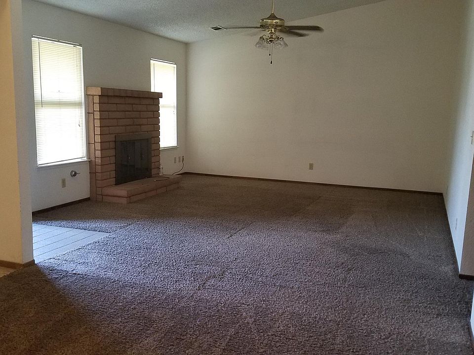 2nd image of 1340 E North Way