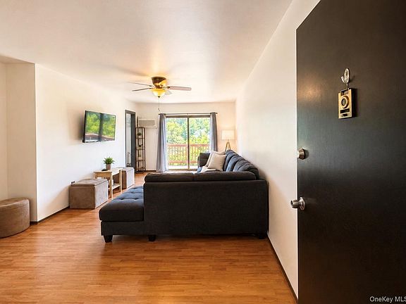 4th image of 376 Richard Court