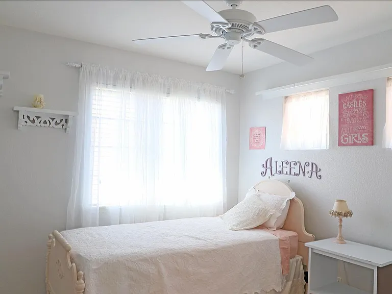 4946 Felicia Way — Photo 16