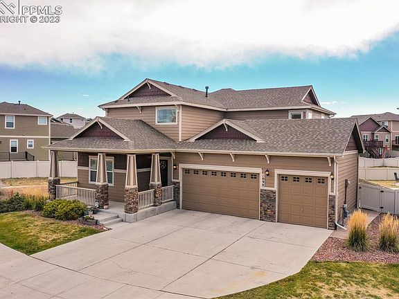 2nd image of 1090 Antrim Loop