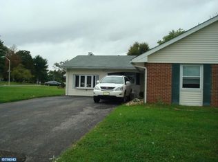 1 Pinetree Ln, Willingboro, NJ 08046