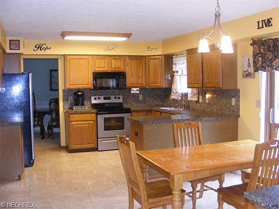 5th image of 14042 Blackberry Cir