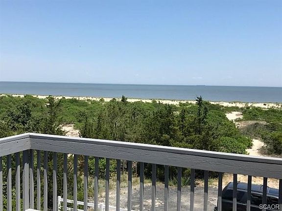 3rd image of 1621 Beach Plum Dr