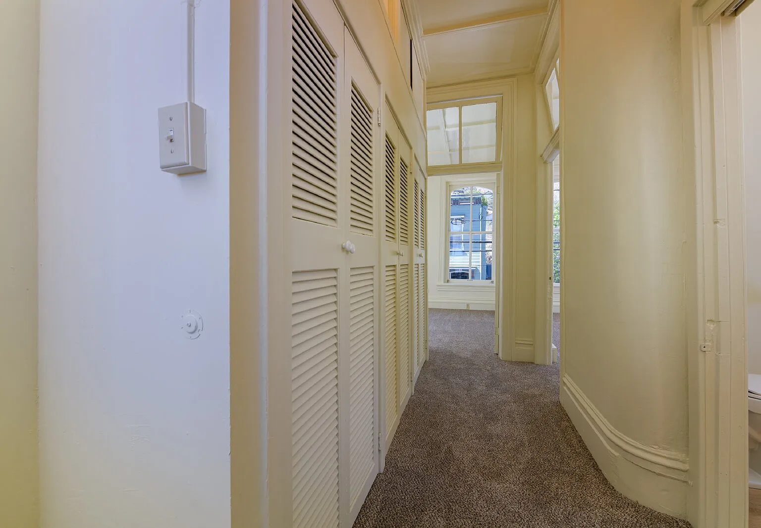 2 bed, 1.0 bath, 580 sqft, $1,600 — Photo 2