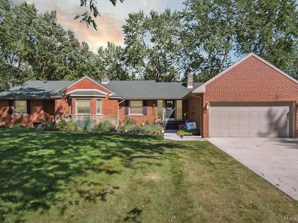 24644 Springbrook Dr, Farmington Hills, MI 48336