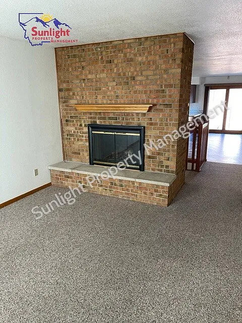 3 bed, 2.0 bath, 1968 sqft, $1,795 — Photo 4
