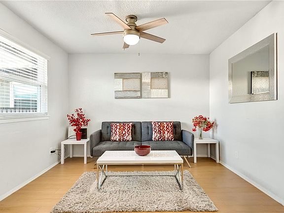 2nd image of 2401 Manor Rd APT 209