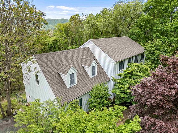 2nd image of 554 Deercroft Dr