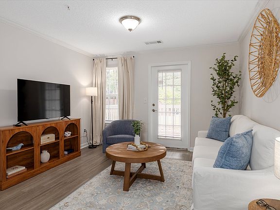 3rd image of 50 Greenleaf Rd #939