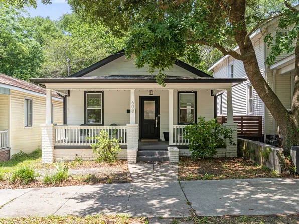 608 S 4th St, Wilmington, NC 28401
