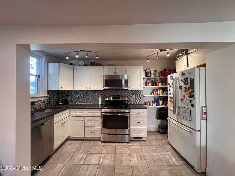 4th image of 18 Liske Street