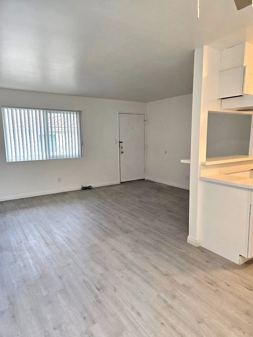 1 bed, 1.0 bath, $1,950 — Photo 4