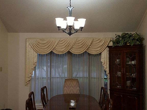 3rd image of 2109 Brentgate Dr